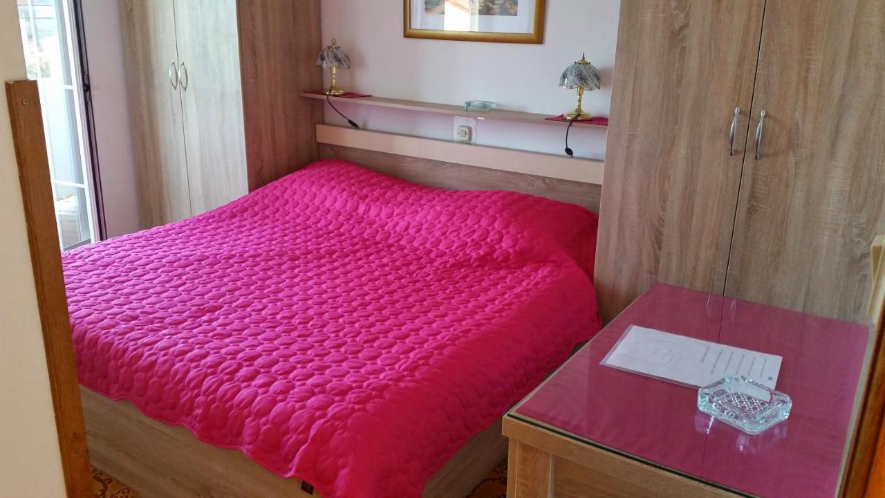 Kuca Carmen Hotel ราบ ภายนอก รูปภาพ